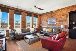 Corner View Broughton Penthouse with FREE Reserved Parking
